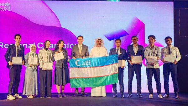 Участники образовательной программы Seeds for the future из Узбекистана победили в региональном конкурсе TECH4GOOD, проходившем в Дубае - Sputnik Узбекистан