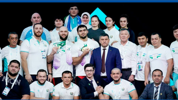 Тяжелоатлеты Узбекистана заняли второе место по количеству завоёванных наград на ЧМ - Sputnik Узбекистан