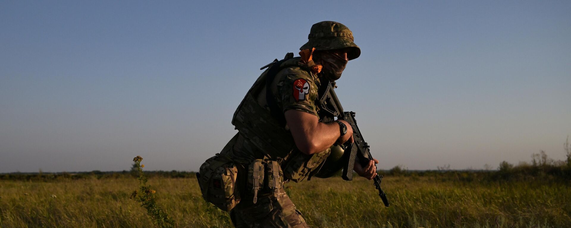 Работа летного и технического состава ударной авиации и поисково-спасательной службы в зоне проведения СВО - Sputnik Ўзбекистон, 1920, 24.11.2025