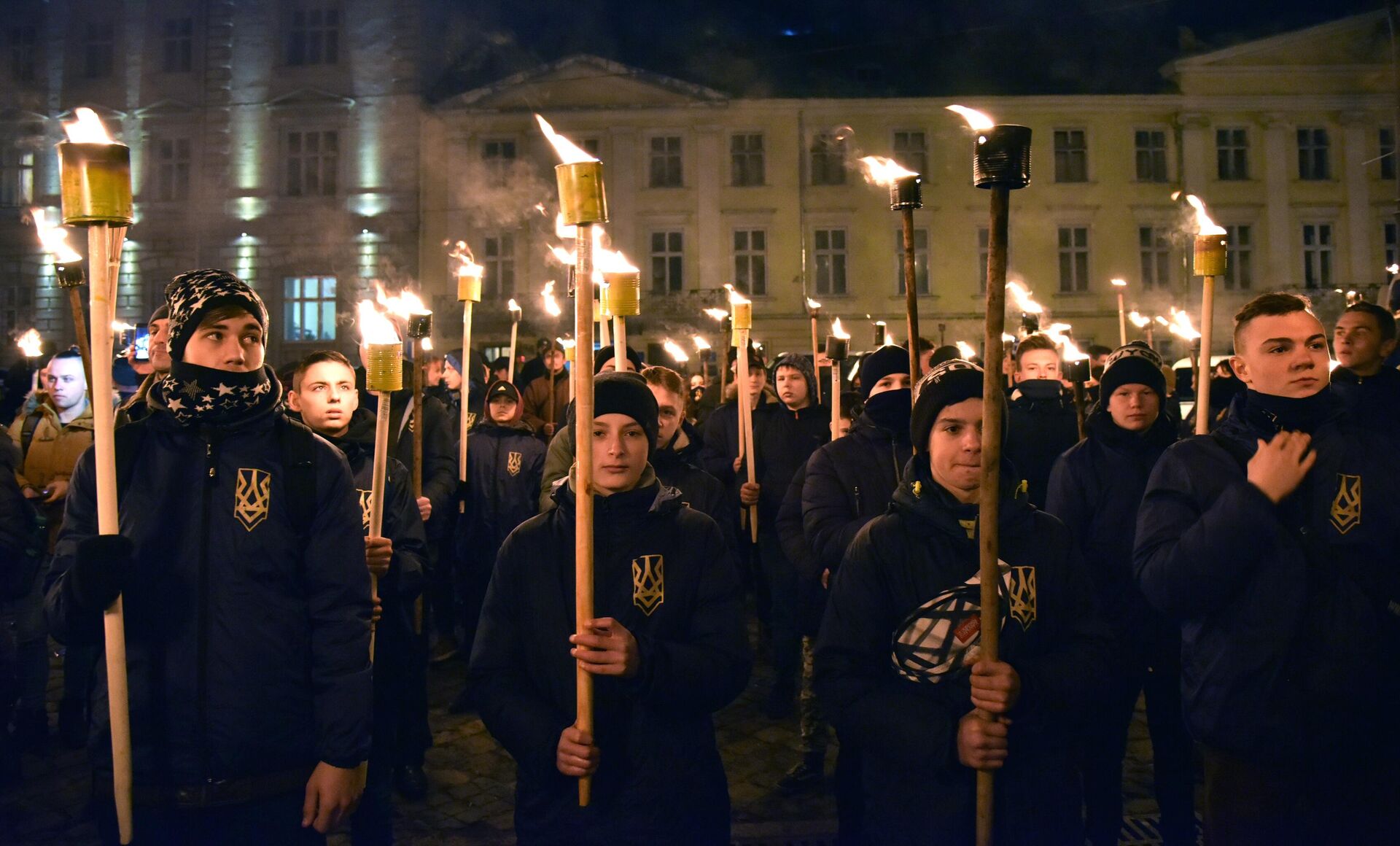 Марш националистов на Украине. - Sputnik Узбекистан, 1920, 22.09.2023
