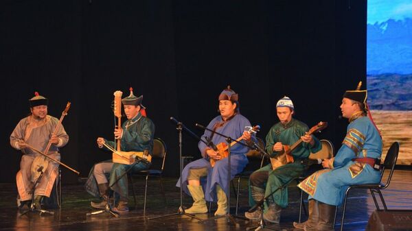 На Алтае прошел международный конгресс бахши - Sputnik Узбекистан