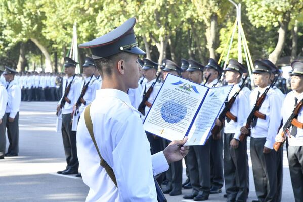 Курсанты приняли присягу в высших военных учебных заведениях - Sputnik Ўзбекистон