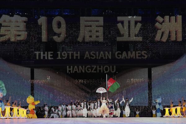 Парад команд на церемонии открытия Азиады. - Sputnik Узбекистан