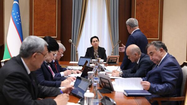Принято постановление кенгаша Сената о созыве очередного пленарного заседания верхней палаты парламента - Sputnik Узбекистан