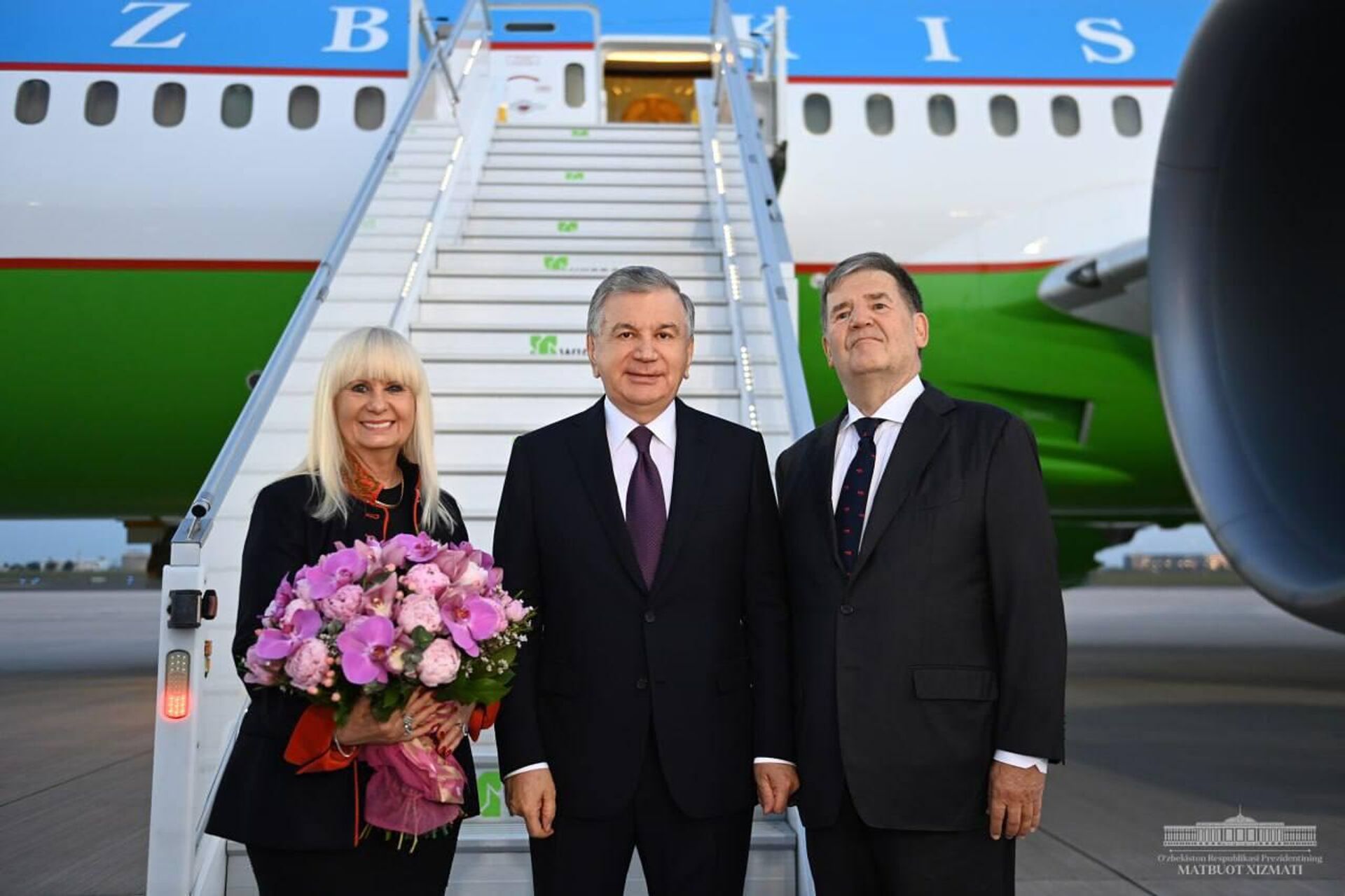 Президент Узбекистана прибыл с рабочим визитом в Германию
Президент Узбекистана прибыл с рабочим визитом в Германию
- Sputnik Ўзбекистон, 1920, 29.09.2023