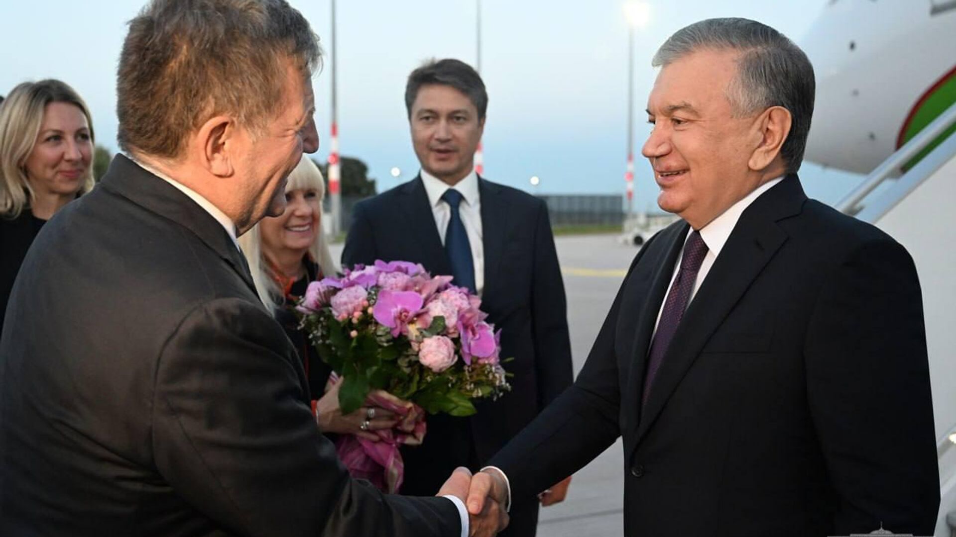 Шавкат Мирзиёев Берлинда қандай кутиб олинди Шавкат Мирзиёев Берлинда қандай кутиб олинди - Sputnik Ўзбекистон, 1920, 29.09.2023