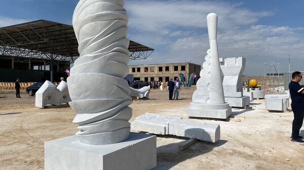 Уникальные скульптуры из мрамора создали в Ташкенте мастера из разных стран - Sputnik Узбекистан