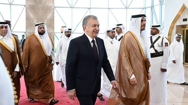 Президент Узбекистана Шавкат Мирзиёев прибыл в Катар с государственным визитом. - Sputnik Узбекистан