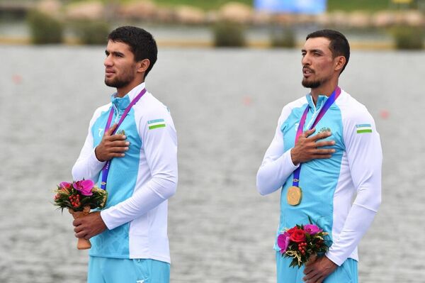 Ханчжоу 2022: золотая медаль от узбекских каноистов!  - Sputnik Ўзбекистон
