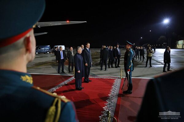 Prezident Uzbekistana pribil v Moskvu
 - Sputnik O‘zbekiston