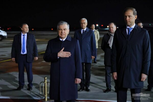 Президент Узбекистана прибыл в Москву
 - Sputnik Ўзбекистон