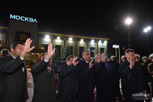 Prezident Respubliki Uzbekistan Shavkat Mirziyoyev zavershil ofitsialniy vizit v Rossiyskuyu Federatsiyu i otbil v Tashkent.
 - Sputnik O‘zbekiston