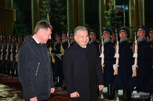 Президент Республики Узбекистан Шавкат Мирзиёев завершил официальный визит в Российскую Федерацию и отбыл в Ташкент.
 - Sputnik Ўзбекистон