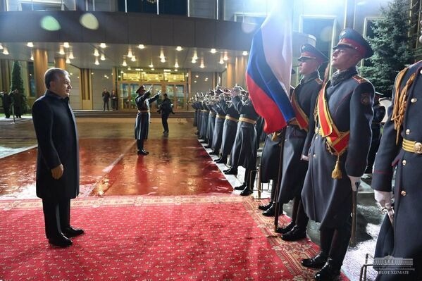По завершении визита Шавкат Мирзиёев отбыл в Ташкент.  - Sputnik Узбекистан