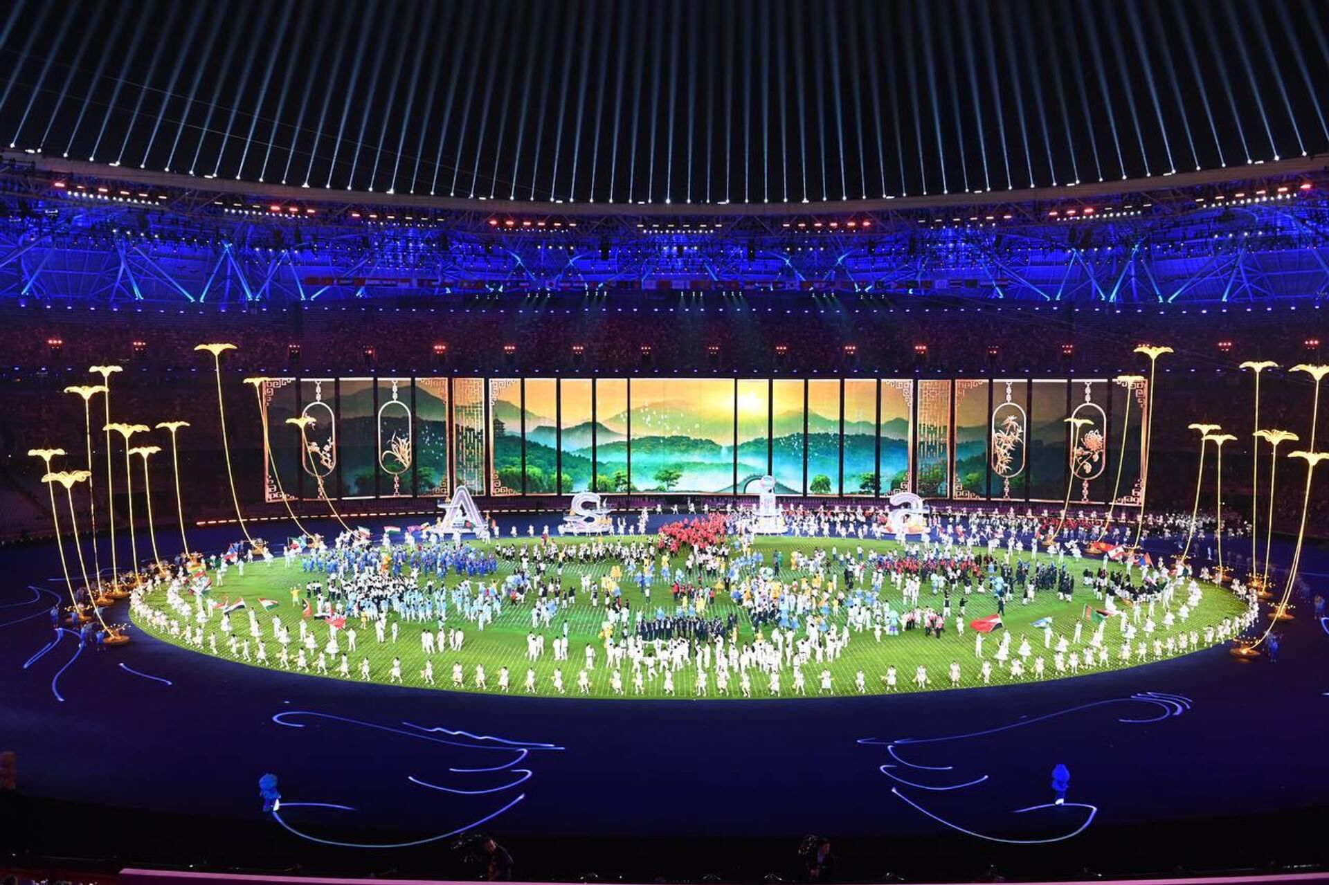 Церемония закрытия XIX летних Азиатских игр в Ханчжоу. - Sputnik Узбекистан, 1920, 09.10.2023