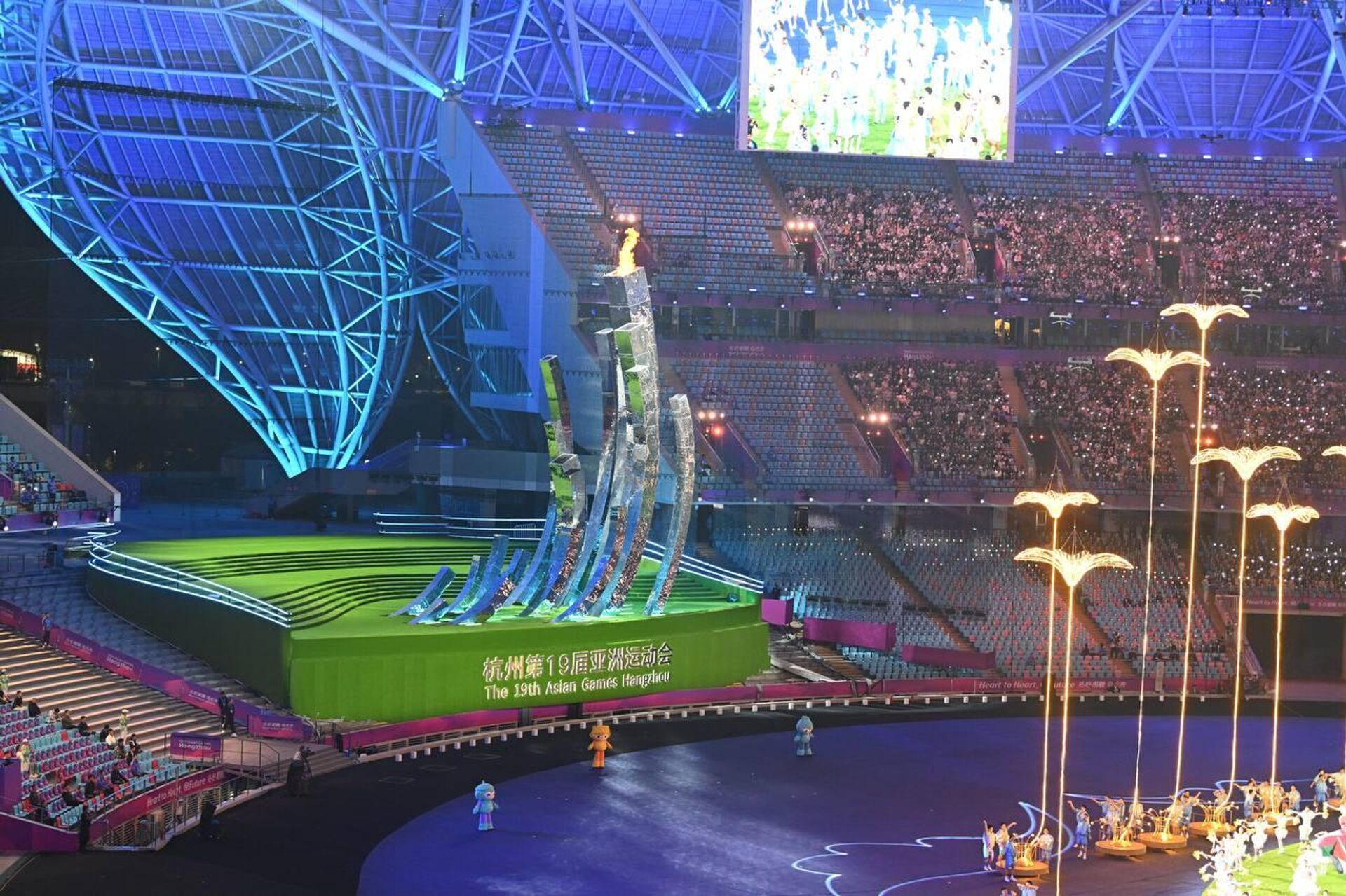 Церемония закрытия XIX летних Азиатских игр в Ханчжоу. - Sputnik Узбекистан, 1920, 09.10.2023