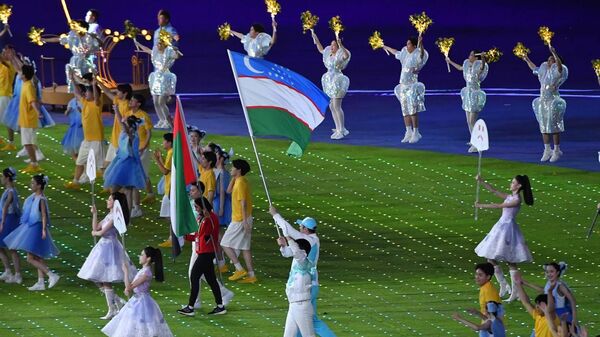 Церемония закрытия XIX летних Азиатских игр в Ханчжоу. - Sputnik Узбекистан
