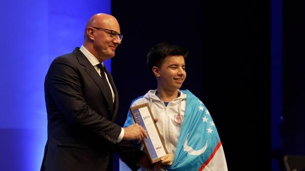 Дмитрий Чернышенко наградил победителей Международной олимпиады по финансовой безопасности  - Sputnik Узбекистан