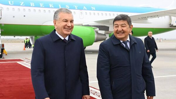 Президент Республики Узбекистан Шавкат Мирзиёев прибыл с рабочим визитом в город Бишкек. - Sputnik Ўзбекистон