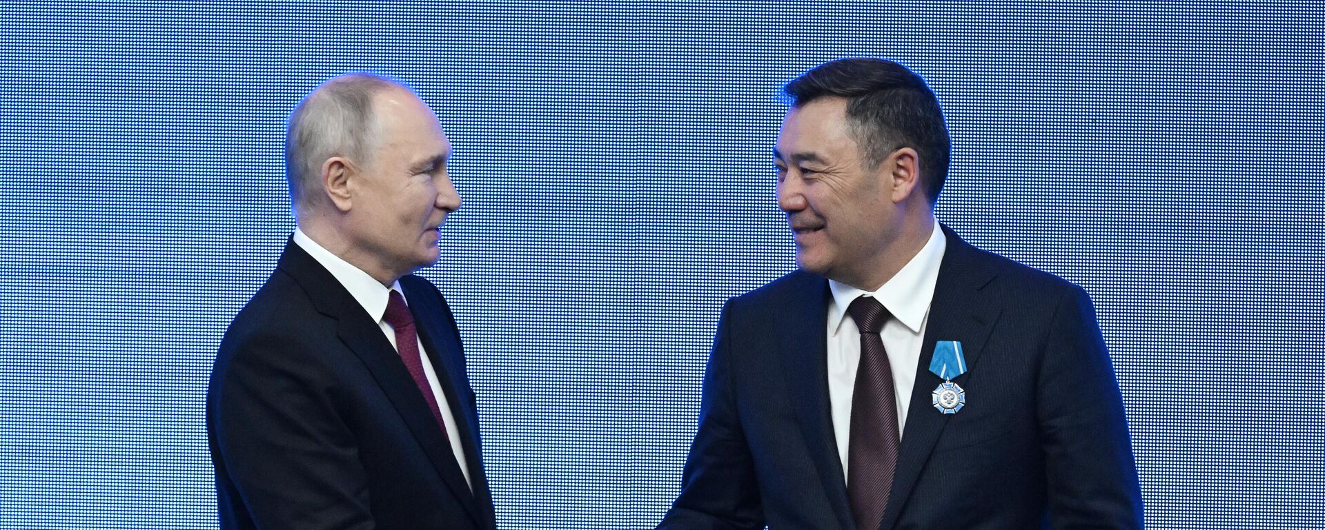 Визит президента РФ В. Путина в Киргизию. - Sputnik Ўзбекистон, 1920, 25.11.2025