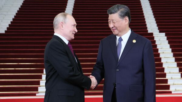 Визит президента РФ В. Путина в Китай для участия в мероприятиях третьего Международного форума Один пояс, один путь. - Sputnik Узбекистан