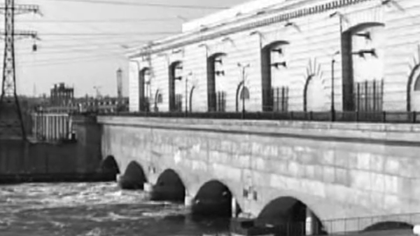 1955 йил 18 октябрь куни Каховка ГЭС ишга туширилган эди. - Sputnik Ўзбекистон