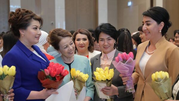 Праздничное мероприятие по случаю 8 марта – Международного женского дня. - Sputnik Узбекистан