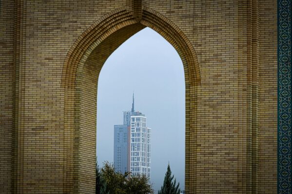 Вид на небоскреб NEST ONE, входящий в состав Tashkent city. - Sputnik Узбекистан