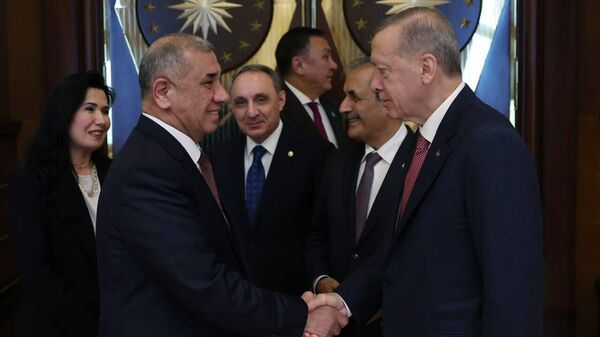 O‘zbekiston Bosh prokurori Nig‘matilla Yo‘ldoshev va Turkiya prezidenti Tayip Rejep Erdog‘an  - Sputnik O‘zbekiston
