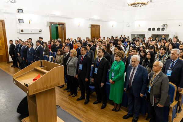 Гимны Российской Федерации и пяти стран-участников форума прозвучали в начале мероприятия. - Sputnik Узбекистан