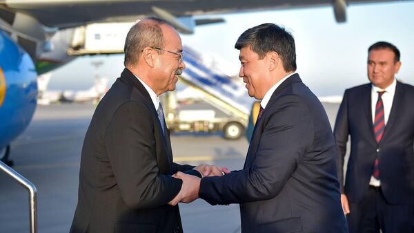 Премьер-министр Республики Узбекистан Абдулла Арипов прибыл в Кыргызскую Республику. - Sputnik Узбекистан