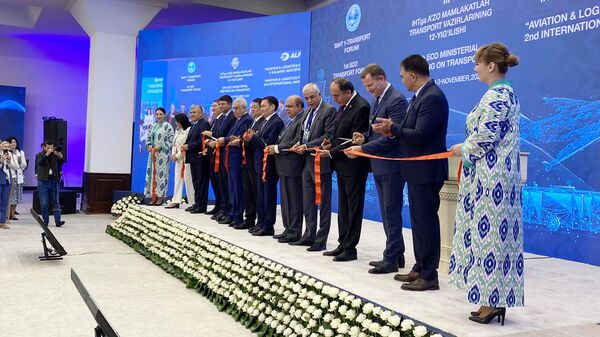 В Ташкенте проходит 1-й международный транспортный форум ШОС. - Sputnik Узбекистан
