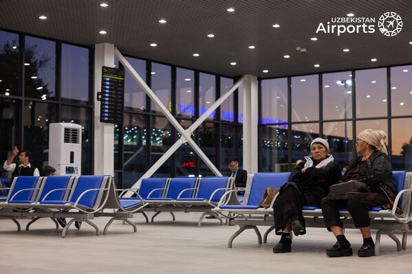 В аэропорту Ташкент открылась зона для встречающих  - Sputnik Ўзбекистон