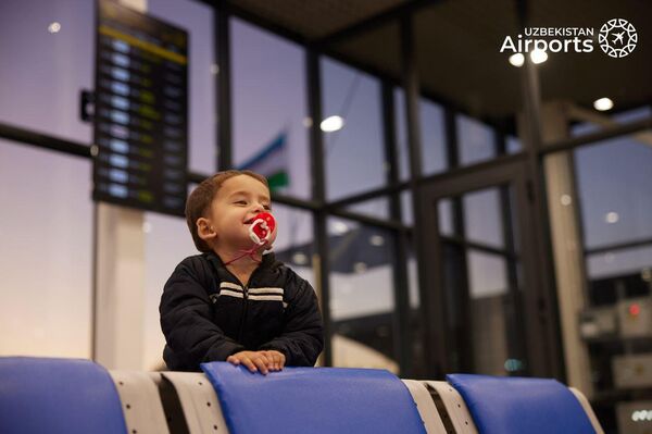 В аэропорту Ташкент открылась зона для встречающих.  - Sputnik Узбекистан