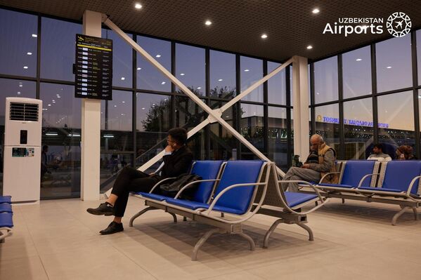 В аэропорту Ташкент открылась зона для встречающих  - Sputnik Ўзбекистон