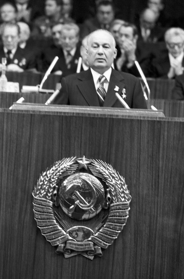 Февраль-март, 1976 год. Шараф Рашидов в Кремлевском Дворце съездов на XXV съезде Коммунистической партии Советского Союза. - Sputnik Узбекистан