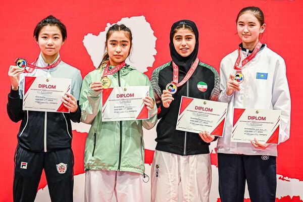 Молодые каратисты показали свой лучший результат на чемпионате Азии  - Sputnik Ўзбекистон