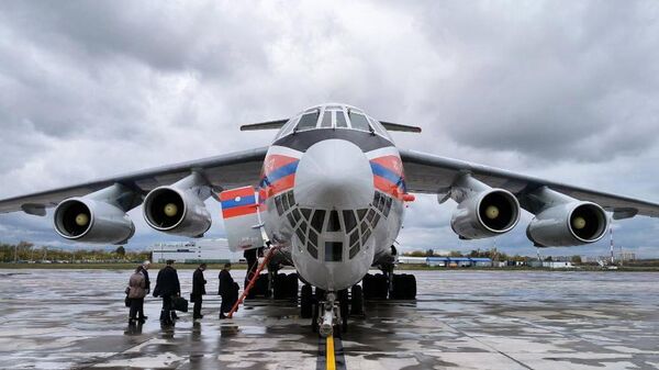 Самолет Ил-76 МЧС России. Архивное фото - Sputnik Узбекистан