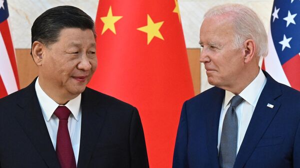 Президент США Джо Байден и председатель КНР Си Цзиньпин. Архивное фото - Sputnik Ўзбекистон