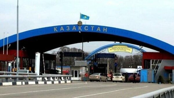 Пограничный переход Узбекистан-Казахстан. Архивное фото - Sputnik Узбекистан