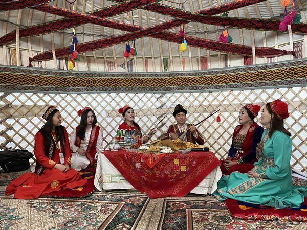 Каракалпакстан приглашает гостей в уютную юрту - Sputnik Узбекистан