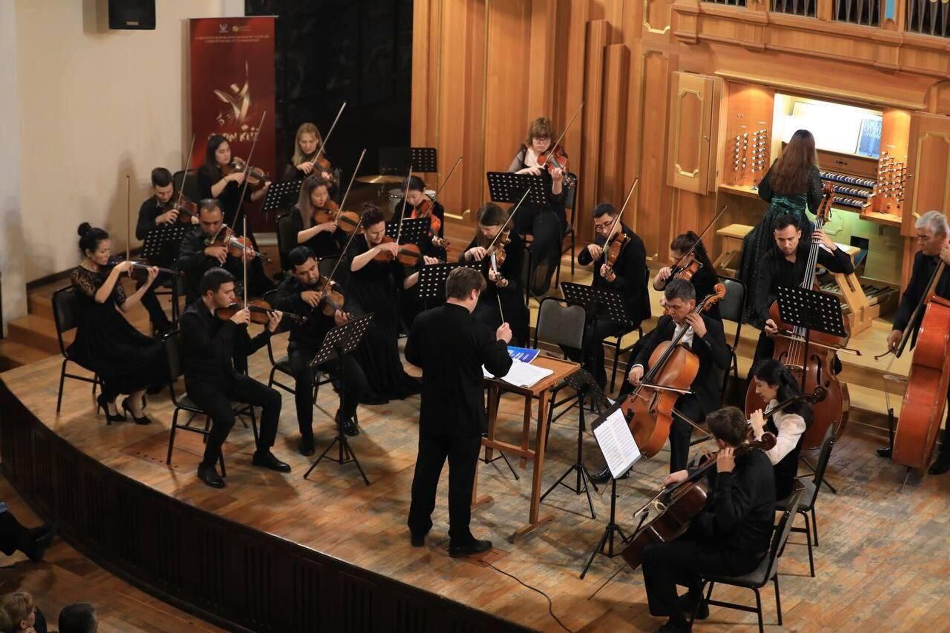 В Ташкенте впервые проходит Международный фестиваль камерной и симфонической музыки Золотая осень - Sputnik Узбекистан, 1920, 19.11.2023