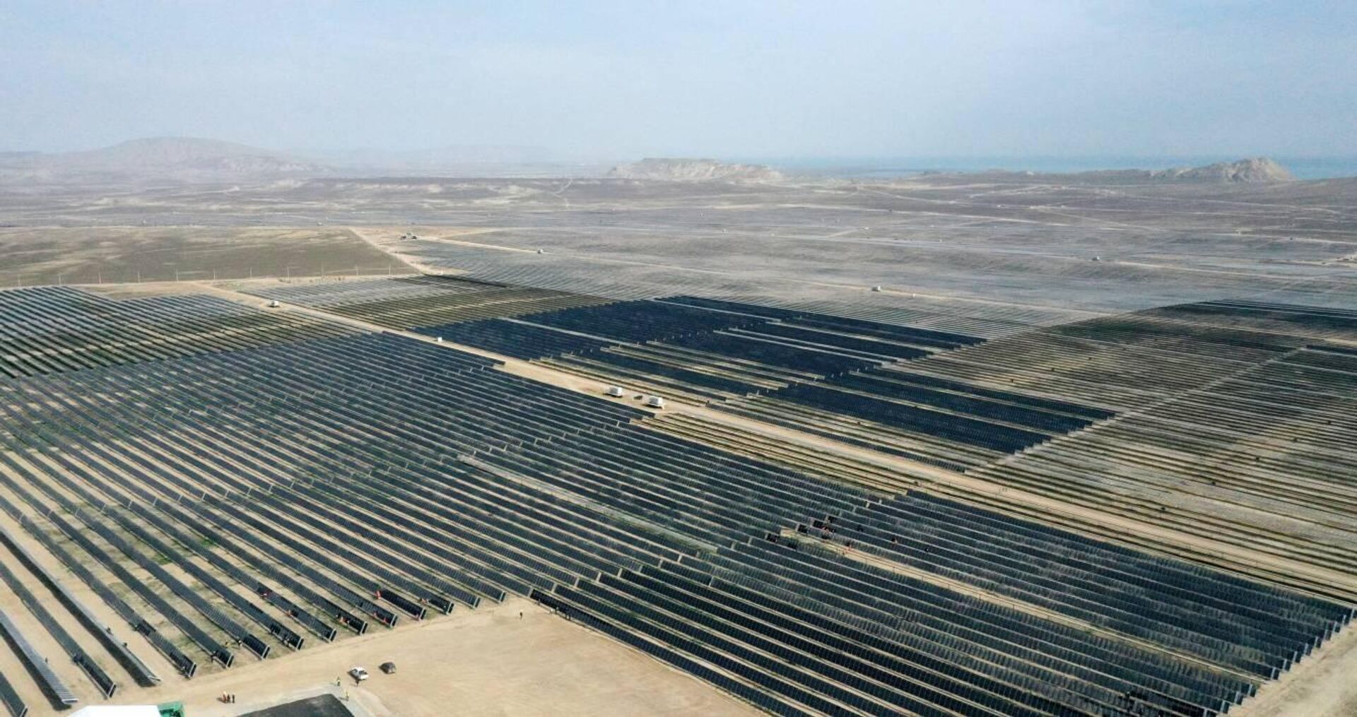 Гарадагская солнечная электростанция мощностью 230 МВт. - Sputnik Узбекистан, 1920, 23.11.2023