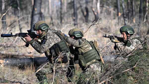 Боевая подготовка военнослужащих ВДВ в зоне СВО - Sputnik Ўзбекистон