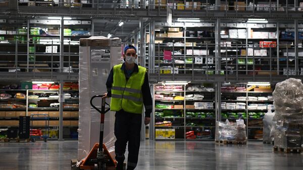 Склад товаров в логистическом центре Ozon - Sputnik Узбекистан