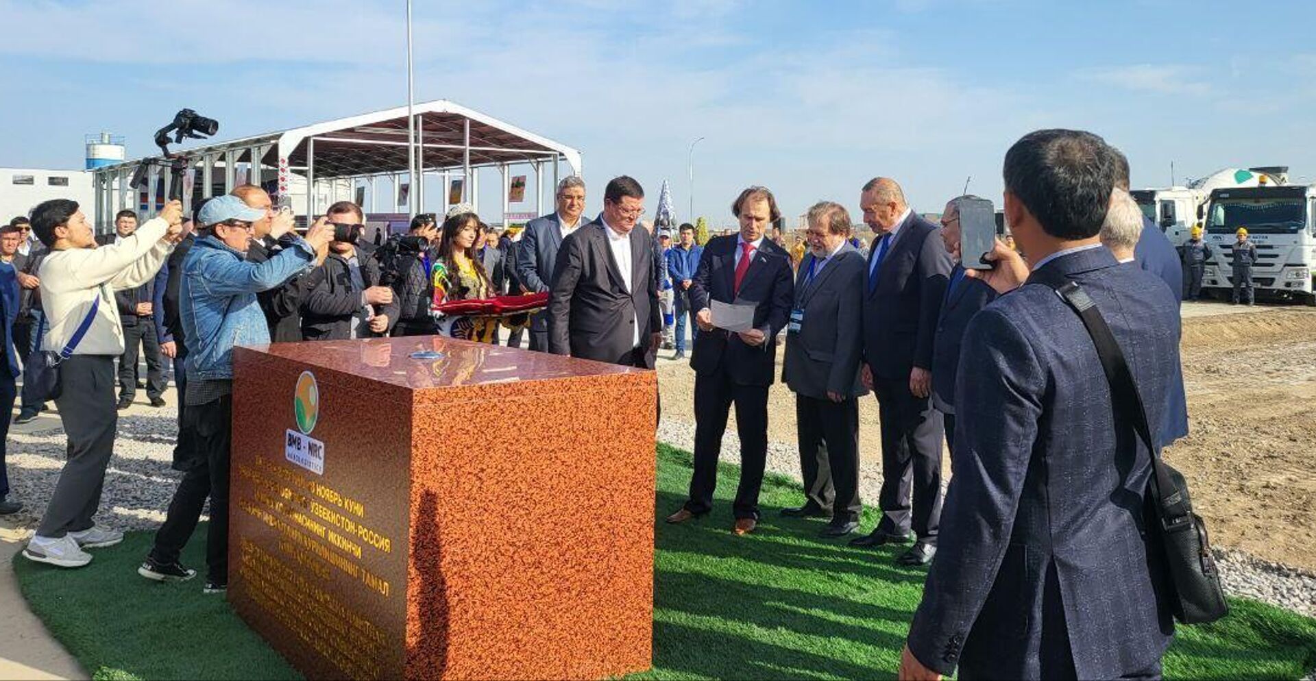 Сегодня в Узбекистане проходит церемония открытия российско-узбекского Агрологистического комплекса - Sputnik Ўзбекистон, 1920, 28.11.2023