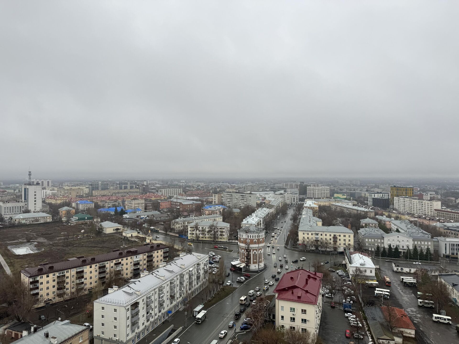Вид на Оренбург со смотровой площадки Оренбургского государственного университета - Sputnik Узбекистан, 1920, 06.12.2023