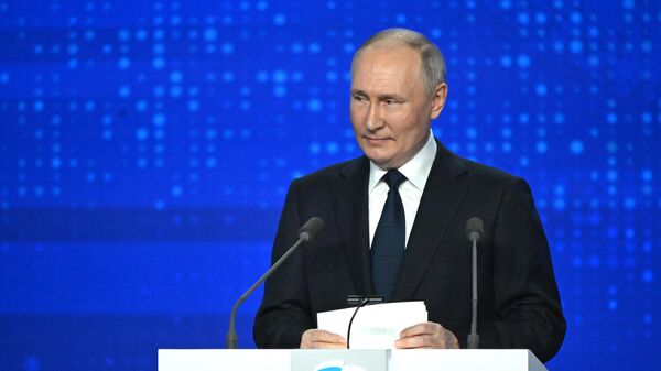 Президент РФ Владимир Путин. Архивное фото - Sputnik Ўзбекистон