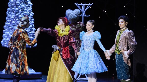 На сцене ГАБТ имени Алишера Навои прошла премьера обновленного балета Щелкунчик  - Sputnik Узбекистан