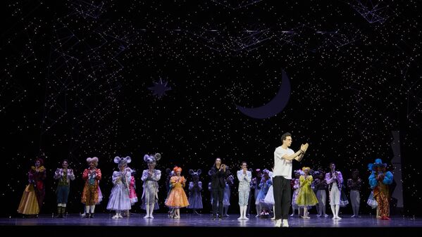 Известный российский хореограф Максим Петров на премьере обновленного балета &quot;Щелкунчик&quot; - Sputnik Узбекистан